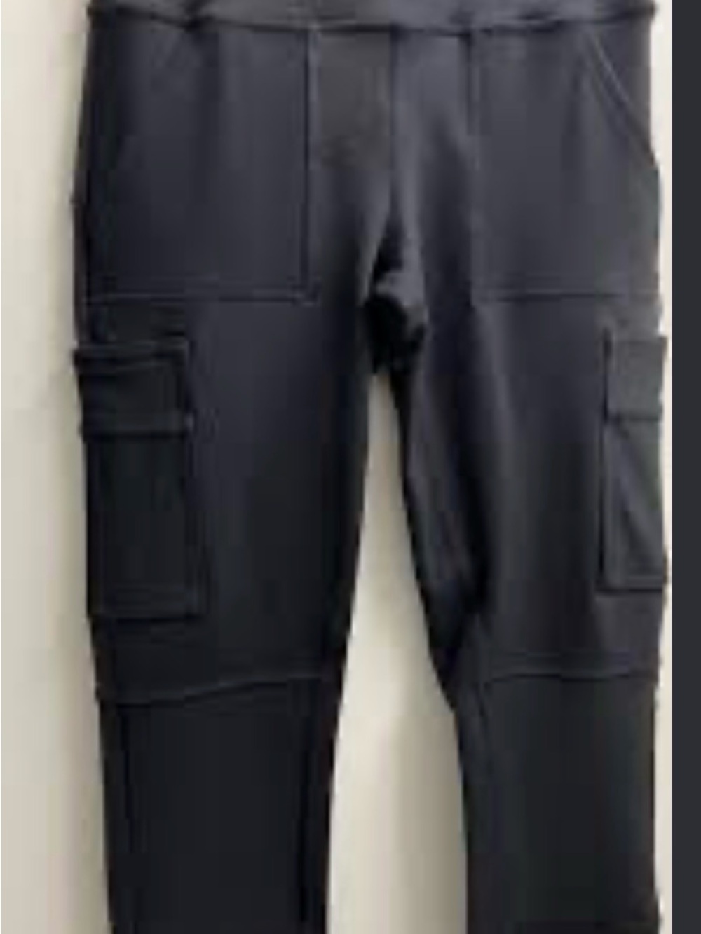 ALO Yoga women’s Black Cargo Pants with Utility Pockets